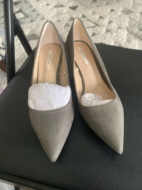 Gray kitten heels